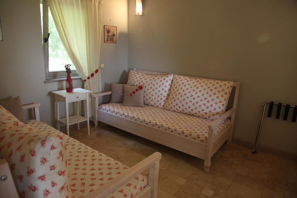 Mavikarga Bozcaada Bed and Breakfast Rum bild